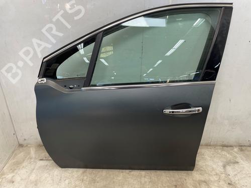 Used Left front door Left front door 37026124 37026124