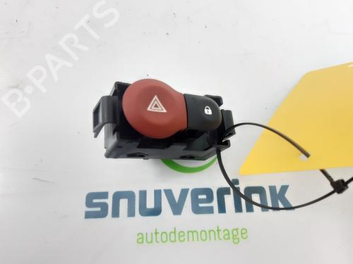 warning-switch-renault-twingo-iii-bcm_-bca_-10-sce-70-252103766r-2014-22395421 main image