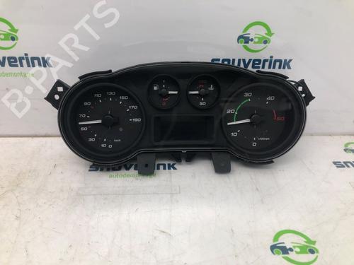 Used Instrument cluster Instrument cluster 18413846 18413846