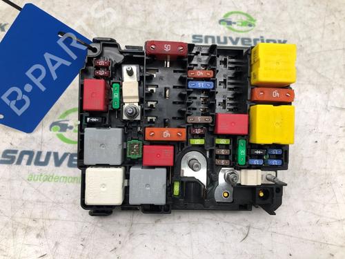 Used Fuse box PEUGEOT 3008 II SUV (MC_, MR_, MJ_, M4_) Hybrid (224 hp) 21193373
