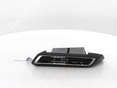 Used Air vent PEUGEOT 3008 II SUV (MC_, MR_, MJ_, M4_) 1.2 THP/ PureTech 130 (MRHNSM, MRHNSU, MRHNSJ, MRHNYW,... (131 hp) 30186040