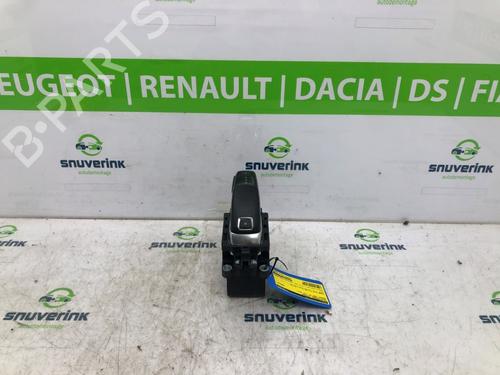 Used Shift knob PEUGEOT 3008 II SUV (MC_, MR_, MJ_, M4_) 1.2 THP/ PureTech 130 (MRHNSM, MRHNSU, MRHNSJ, MRHNYW,... (131 hp) 20158185
