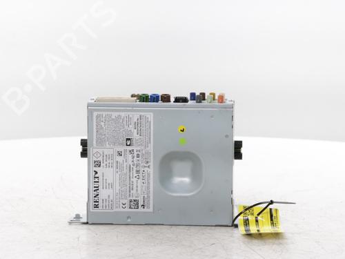 Autoradio RENAULT CAPTUR II (HF_) E-TECH 145 (HFMU) (143 hp) 31960464