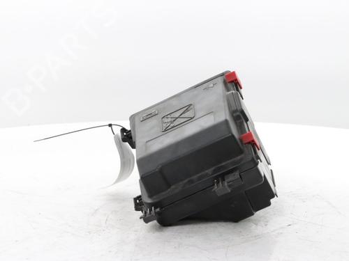 Fuse box PEUGEOT 308 II (LB_, LP_, LW_, LH_, L3_) 1.2 THP 130 | BP30757477E1