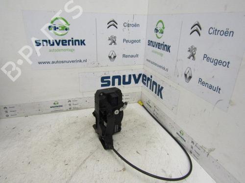Used Front left lock RENAULT TRAFIC II Van (FL) 2.0 dCi 90 (FL0H) (90 hp) 13188886