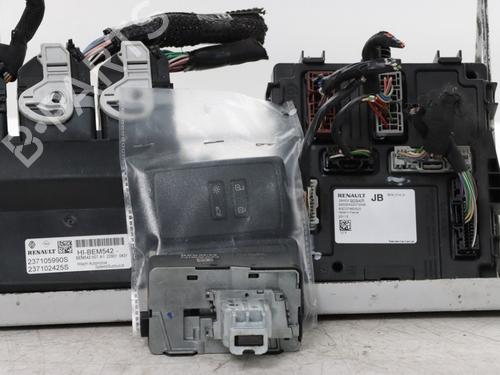 engine-control-unit-ecu-renault-captur-ii-hf_-2020-34423240 main image
