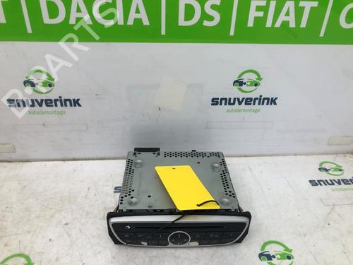 Used Radio RENAULT MEGANE III Hatchback (BZ0/1_, B3_) 1.6 16V (BZ1B, BZ1H) (110 hp) 18869698