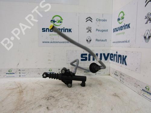 Used Clutch slave cylinder Clutch slave cylinder 13189641 13189641