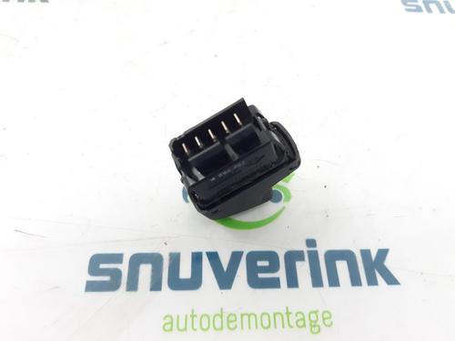Used Switch RENAULT MEGANE I Cabriolet (EA0/1_) 1.6 16V (EA04, EA0B, EA11, EA1J) (107 hp) 11567430