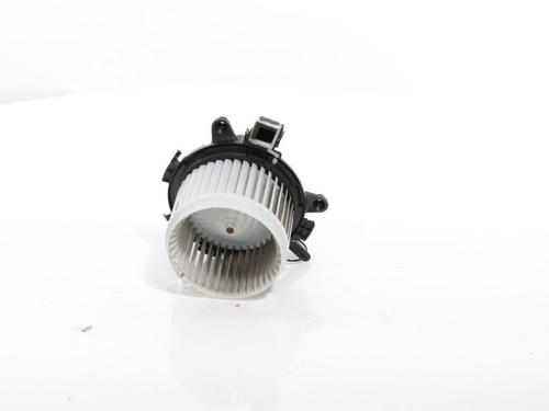 Heater blower motor PEUGEOT 5008 II (MC_, MJ_, MR_, M4_) 1.2 THP (MRHNYH, MRHNYW, MRHNSJ, MRHNSU, MRHNSM) | BP27093196M62 