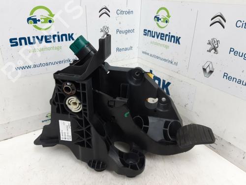 Used Break pedal RENAULT TRAFIC III Van (FG_) 1.6 dCi 125 (FGMH) (125 hp) 10799301