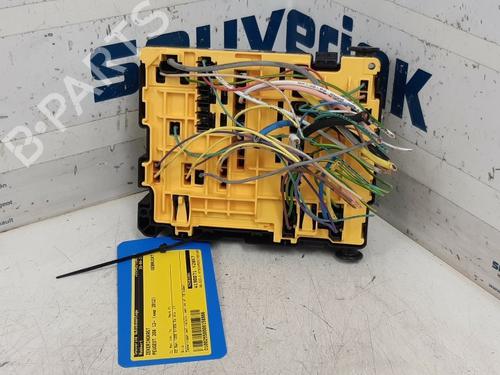 Fuse box PEUGEOT 208 I (CA_, CC_) 1.2 VTI 82 | BP20499874E1 