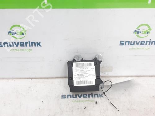 Used ECU airbags PEUGEOT 3008 II SUV (MC_, MR_, MJ_, M4_) 1.2 THP/ PureTech 130 (MRHNSM, MRHNSU, MRHNSJ, MRHNYW,... (131 hp) 25776153