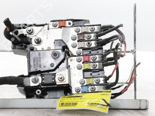 Used Fuse box Fuse box 36090040 36090040