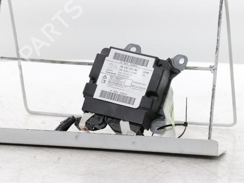 Calculateur Airbags OPEL VIVARO C Van (K0) 1.5 (102 hp) 31960804