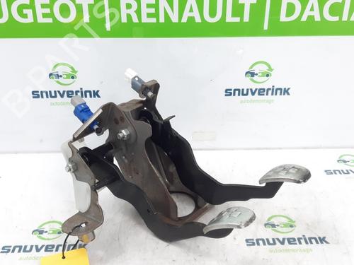 Kløtsj RENAULT WIND (E4M_) 1.2 TCe 100 (E4MF) (102 hp) 18085504