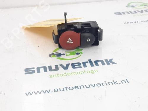 warning-switch-renault-clio-iii-br01-cr01-2005-2006-2007-2008-2009-2010-2011-2012-2013-2014-40571262 main image