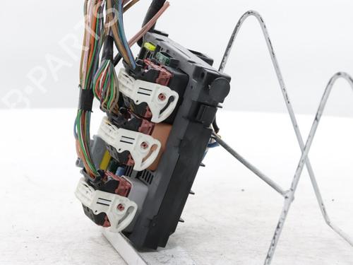 Fuse box PEUGEOT 308 CC (4B_) 1.6 16V | BP36538277E1 - Image 3