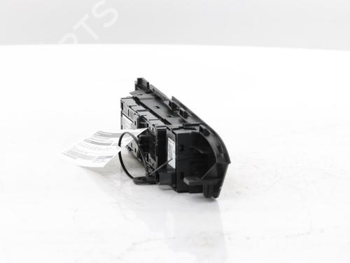 Switch LAND ROVER DEFENDER Station Wagon (L663) P300e Hybrid 4x4 | BP38618646I30  - Image 8