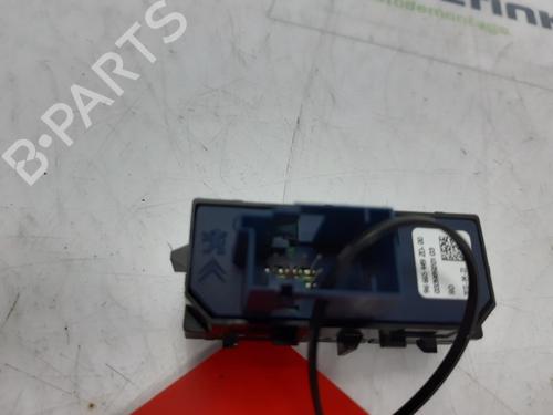 Switch CITROËN DS5 2.0 HDi 200 Hybrid4 All-wheel Drive | BP30185412I30 