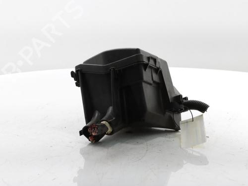 Used Fuse box RENAULT EXPRESS Box Body/MPV 1.5 Blue dCi 75 (F6AA) (75 hp) 29068883