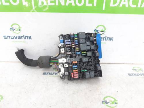 Used Fuse box Fuse box 24988660 24988660