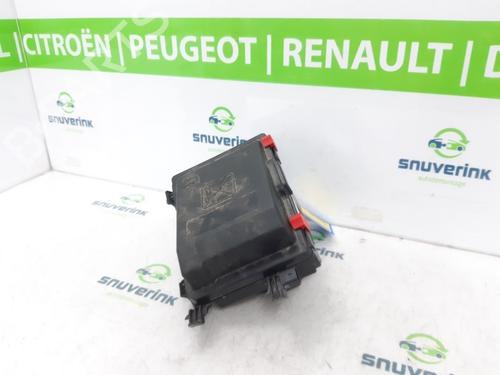 Used Fuse box Fuse box 18325425 18325425