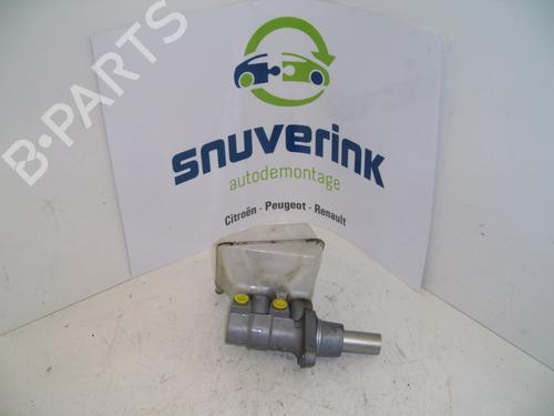 Used Brake master cylinder PEUGEOT 5008 (0U_, 0E_) 1.6 HDi (112 hp) 16408516