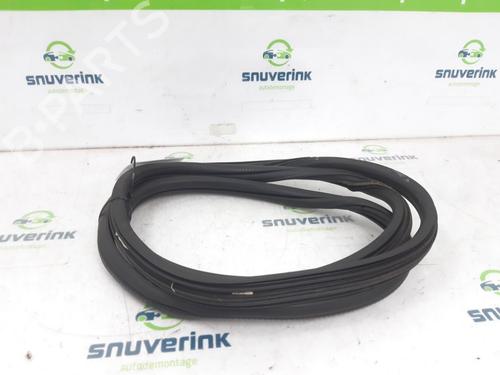 Gummiliste PEUGEOT 108 1.0 VTi | BP25205123C142