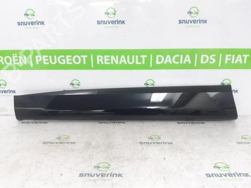 Used Door moulding trim Door moulding trim RENAULT AUSTRAL E-TECH 200 Hybrid (HGM2) (199 hp) 40582606 40582606