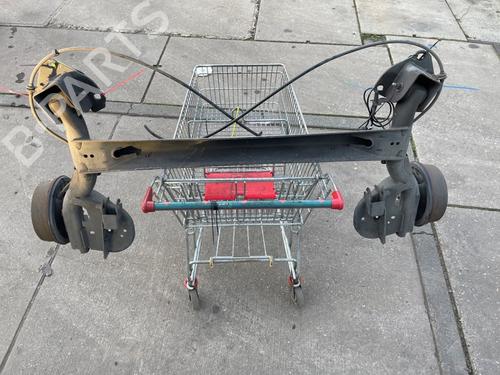 Used Rear axle Rear axle RENAULT EXPRESS Box Body/MPV 1.5 Blue dCi 95 (F6AB) (95 hp) 33696953 33696953