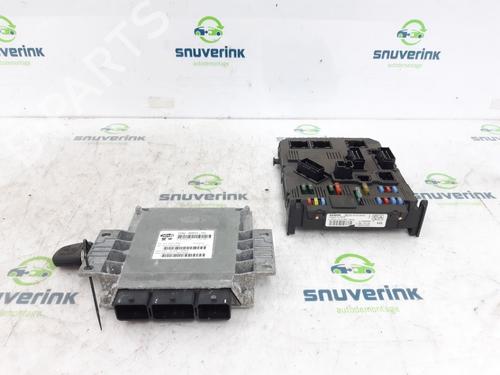 Used Engine control unit (ECU) CITROËN C2 (JM_) 1.1 (60 hp) 11930954