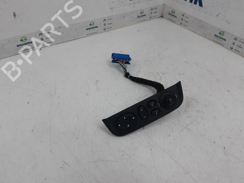 Commutateur RENAULT SCÉNIC I MPV (JA0/1_, FA0_) 2.0 16V RX4 (139 hp) 30185207