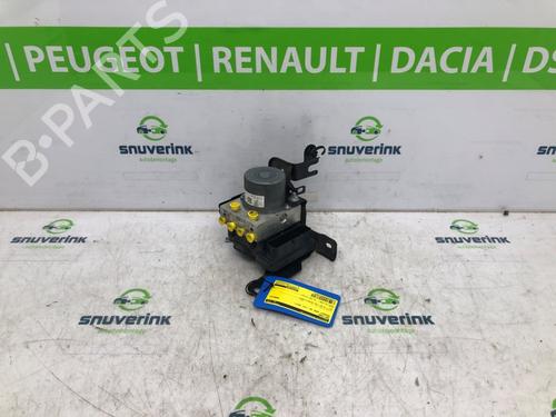 Used ABS pump ABS pump PEUGEOT 3008 II SUV (MC_, MR_, MJ_, M4_) 1.2 THP/ PureTech 130 (MRHNSM, MRHNSU, MRHNSJ, MRHNYW,... (131 hp) 17223440 17223440