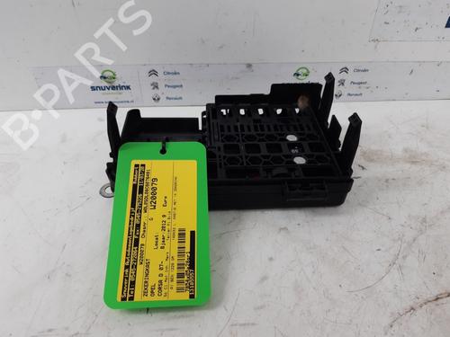 Used Fuse box OPEL CORSA D (S07) 1.2 LPG (L08, L68) (83 hp) 10795149