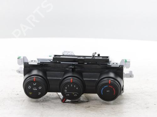 Used Climate control Climate control 38110747 38110747