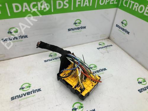 Used Fuse box PEUGEOT 308 SW II (LC_, LJ_, LR_, LX_, L4_) 1.6 BlueHDi 120 (120 hp) 18325819
