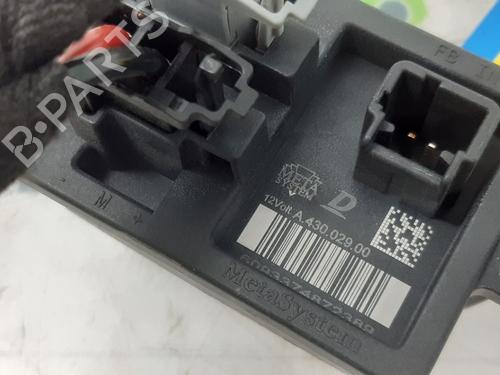 Used Heater resistor PEUGEOT 3008 II SUV (MC_, MR_, MJ_, M4_) 1.2 THP/ PureTech 130 (MRHNSM, MRHNSU, MRHNSJ, MRHNYW,... (131 hp) 21194439
