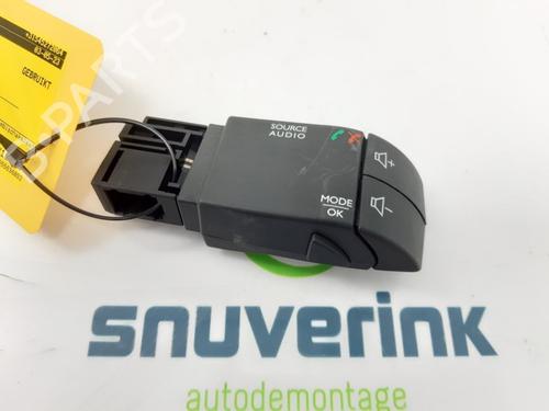 Used Steering wheel controls Steering wheel controls 16409849 16409849