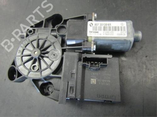 Used Electronic module Electronic module RENAULT MEGANE III Hatchback (BZ0/1_, B3_) 1.4 TCe (BZ0F, BZ1V) (131 hp) 40592837 40592837