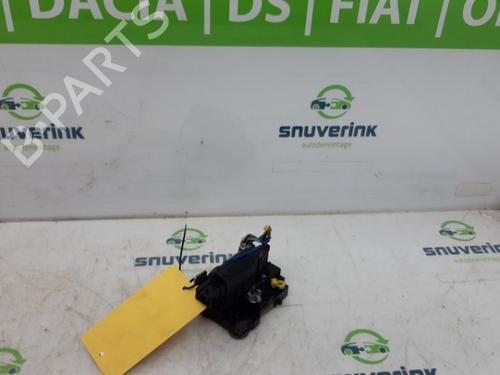 Used Front left lock RENAULT MASTER II Van (FD) 2.5 dCi (120 hp) 18161142