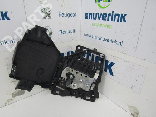 fuse-box-peugeot-207-cc-wd_-16-16v-9801148480-66652x-45204603-2007-2008-2009-2010-2011-2012-2013-2014-2015-10793067 main image
