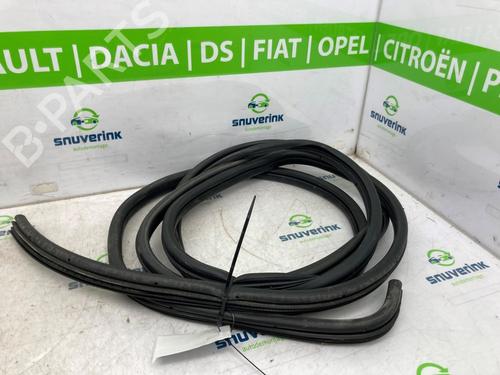 Used Rubber door seal PEUGEOT BOXER Van 2.0 BlueHDi 130 (130 hp) 24160521