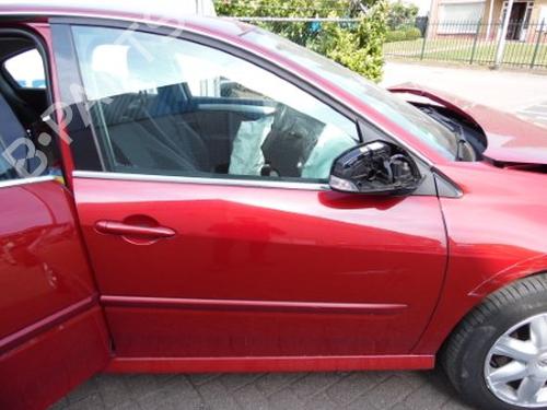 Used Right front door RENAULT LAGUNA III (BT0/1) 2.0 16V (BT05, BT0F, BT0W) (140 hp) 15210372