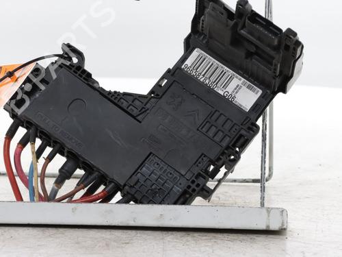 Used Fuse box Fuse box 35756084 35756084