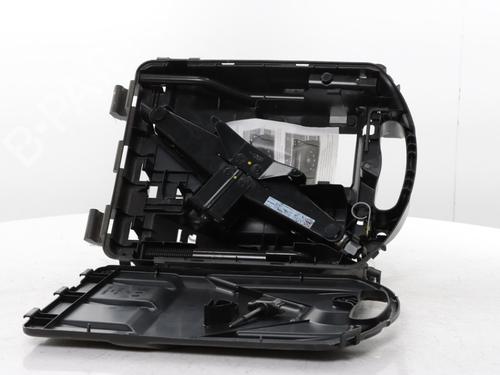 jack-kit-renault-trafic-iii-van-fg_-2014-34423264 main image