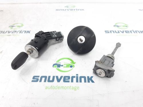 Used Ignition barrel PEUGEOT 2008 I (CU_) 1.2 THP 110 / PureTech 110 (110 hp) 17328517