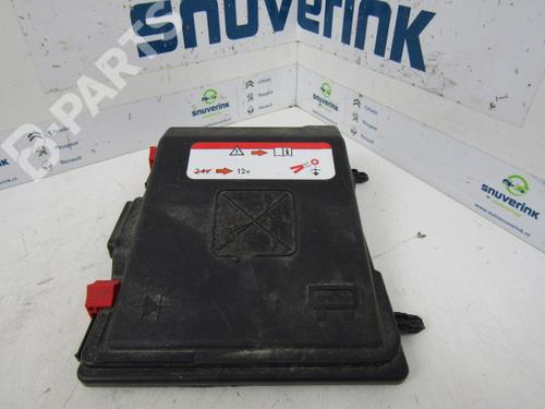 fuse-box-citroen-c4-picasso-ii-12-thp-130-9678633380-9801448680-2013-10794606 main image