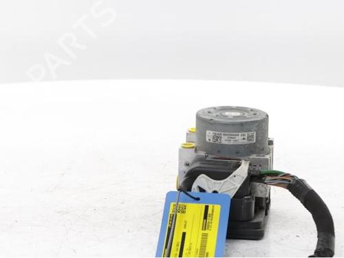 Used ABS pump ABS pump PEUGEOT 208 II (UB_, UP_, UW_, UJ_) 1.2 PureTech 100 (101 hp) 30757593 30757593