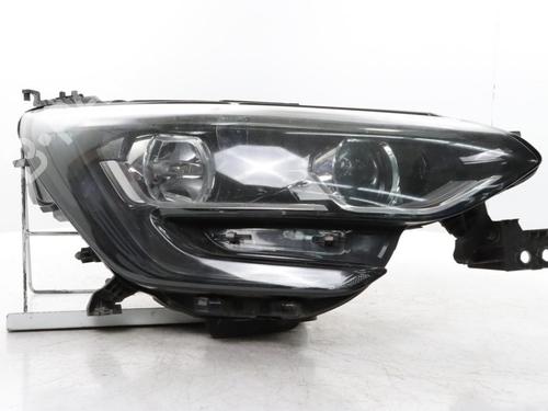 right-headlight-renault-megane-iv-grandtour-k9amn_-2016-35756192 main image